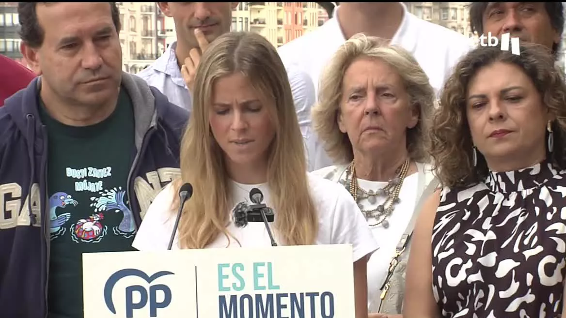 La candidata del PP al Congreso por Bizkaia, Bea Fanjul, ha lamentado la ralentización de la industria en Euskadi. En 1986, aportaba un 46% al PIB, mientras que en 2020 ha criticado que se ha reducido a un 22%.