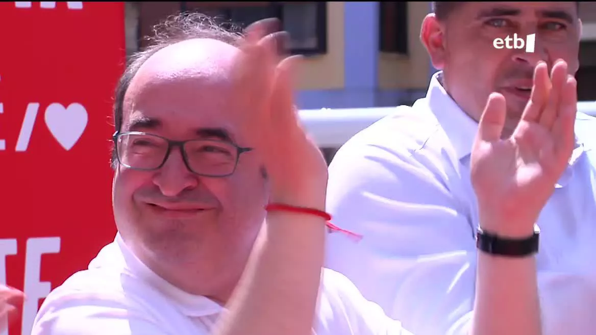 "PPk birzentralizazioa bultzatuko duela ohartarazi du. Miquel Iceta Kultura eta Kirol ministroren hitzetan, PPrekin ""elkarbizitza eta askatasuna"" arriskuan daude. Julia Liberal Senaturako hautagaiak Espainiako Gobernuak onartu duen kirol legea goraipatu du, ""emakume kirolariak babesten dituelako""."
