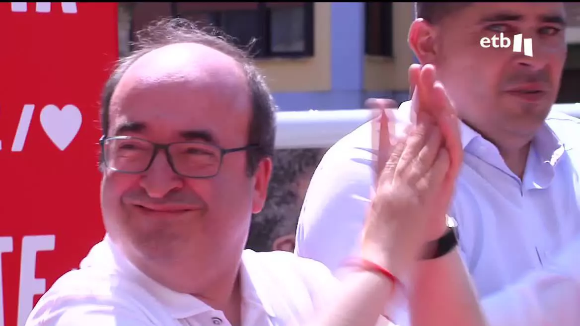 "Advierte de que el PP impulsará la recentralización. El ministro Miquel Iceta, ha asegurado que ""la convivencia y la libertad"" con el PP están en peligro. La candidata al Senado Julia Liberal ha destacado la ley del deporte aprobada por el Gobierno español, que ""protege a las mujeres""."