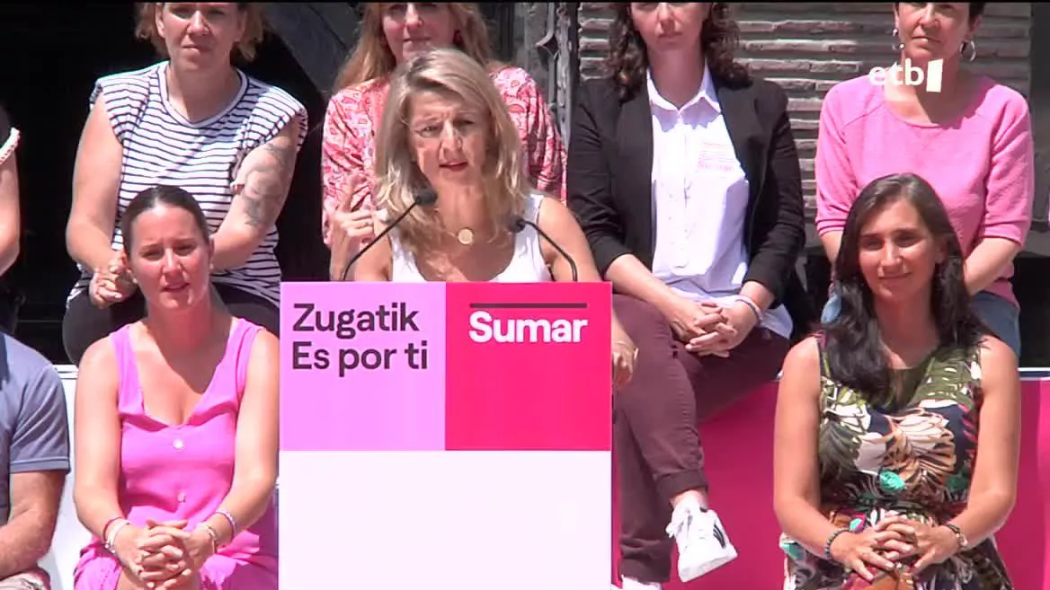 "Acompañada por los cabezas de lista en Euskadi, Díaz ha pedido aglutinar el voto de la izquierda. Llama a movilizarse ante unas elecciones, ""de las que dependerá la próxima década"". Lander Martínez ha afirmado que el resto de grupos vascos no tienen nada que hacer en Madrid sin Díaz en el Gobierno""."