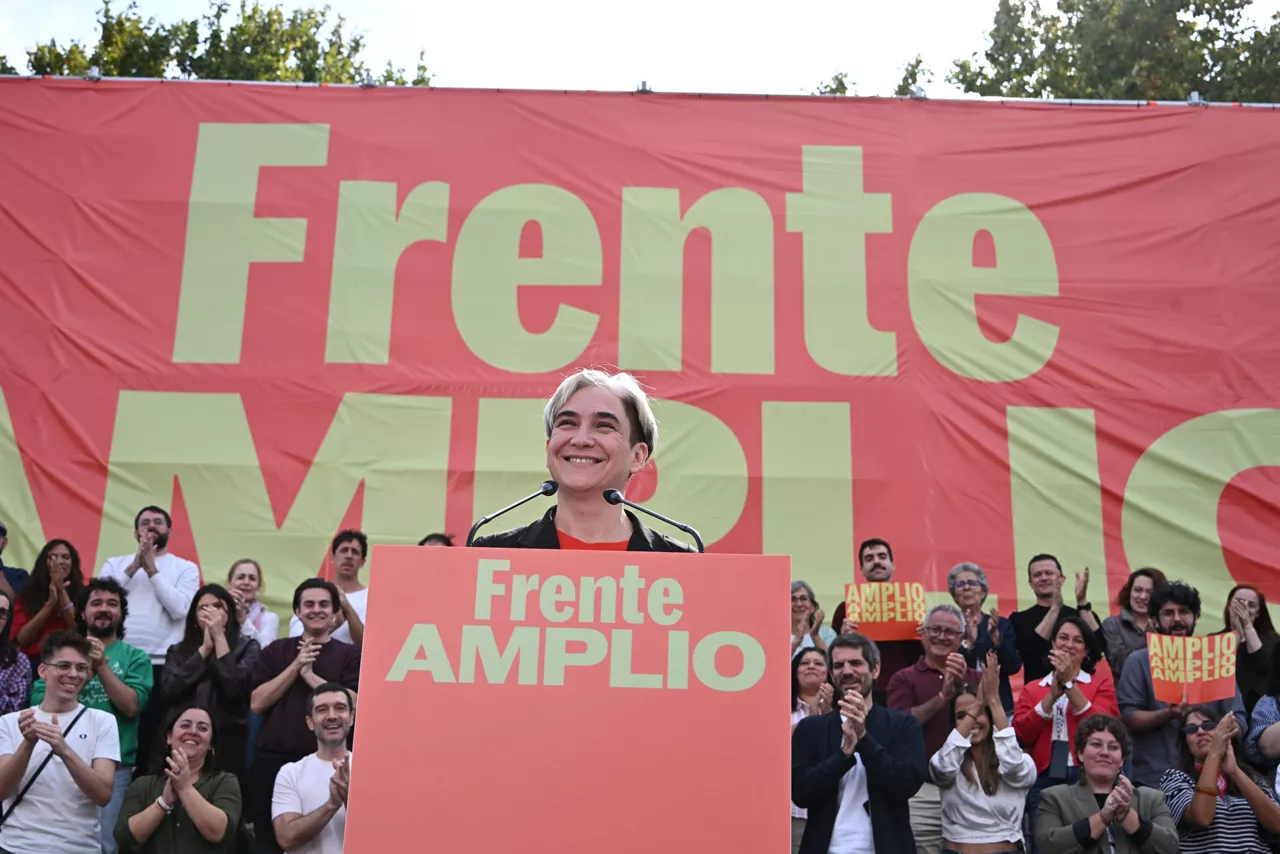 frente Amplio Ada Colau