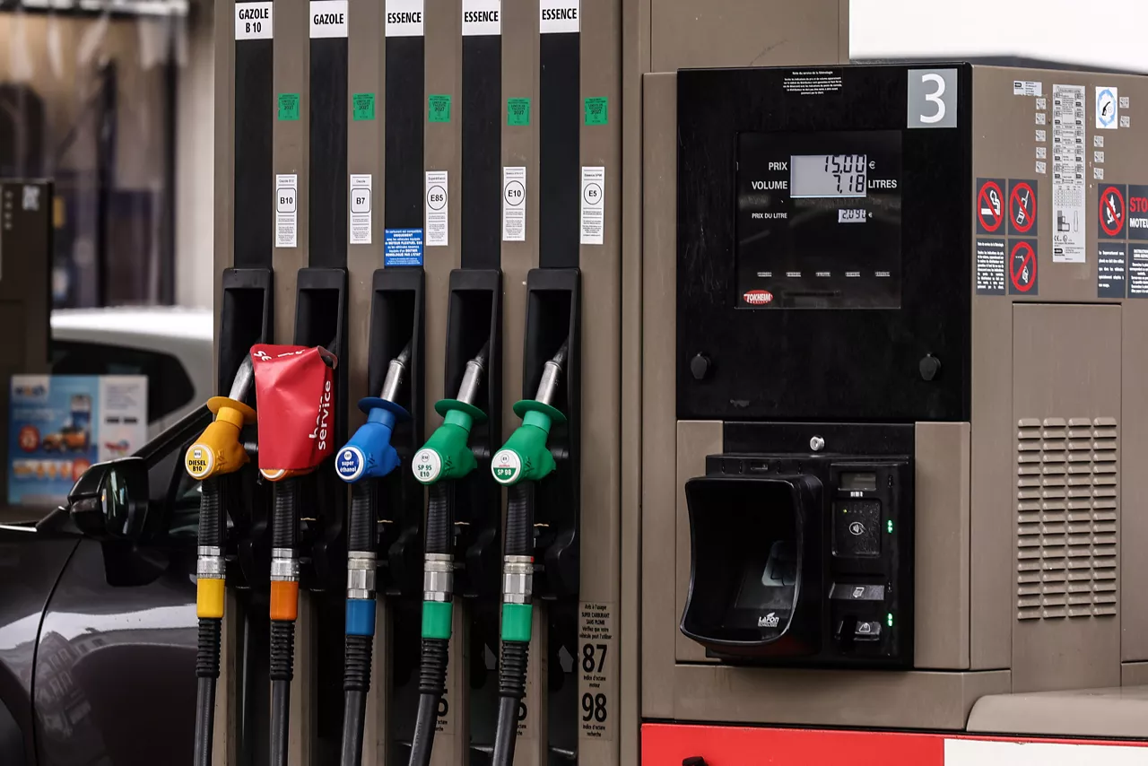 Montreuil (France), 01/04/2026.- Fuel dispensers stand at a TotalEnergies gas station in Montreuil, in the Paris suburbs, France, 01 April 2026. The price of diesel reached an average of nearly 2.19 euros per liter during the week of 23 March, according to data released by the government 30 March, following the blockade of the Strait of Hormuz since the start of the war in the Middle East 28 February. (Francia) EFE/EPA/TERESA SUAREZ
