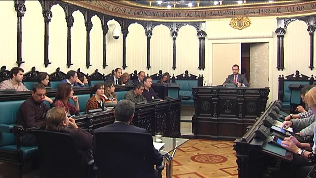 gasteizko udala pleno ayuntamiento vitoria EITB