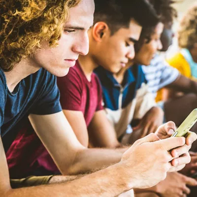 Euskal gazteriaren % 57k deskonexio digitalerako eskubidea aldarrikatzen du 