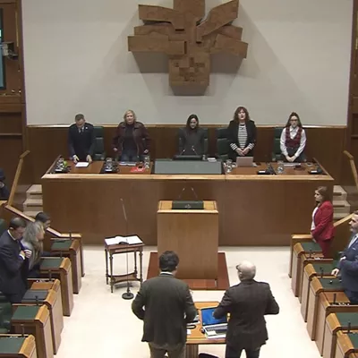 Minuto de silencio en el Parlamento Vasco por Gregorio Ordoñez