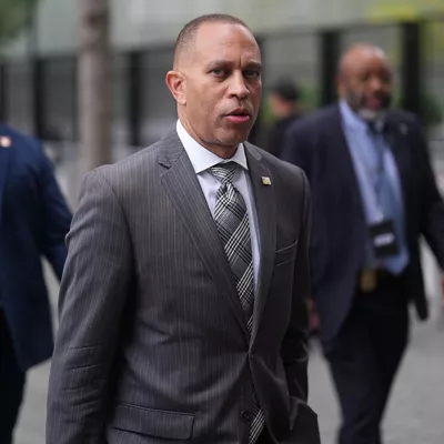 New York (USA), 11/09/2026.- Minority Leader of the US House of Representatives Hakeem Jeffries arrives at the memorial to commemorate the 25th anniversary of the September 11 terrorist attacks on the World Trade Center at the National 9/11 Memorial & Museum in New York, New York, USA, 11 September 2026. Annual commemorative ceremonies are held at the three main sites of the terror attacks on 11 September 2001. (Terrorista, Nueva York) EFE/EPA/Adam Gray / POOL
