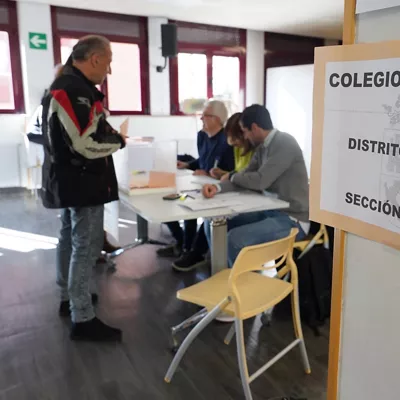 VALLADOLID, 15/03/2026.- Los ciudadanos de Castilla y León están llamados a las urnas para elegir a sus representantes en el Parlamento autonómico, en una jornada electoral marcada por la incertidumbre. EFE/Nacho Gallego
