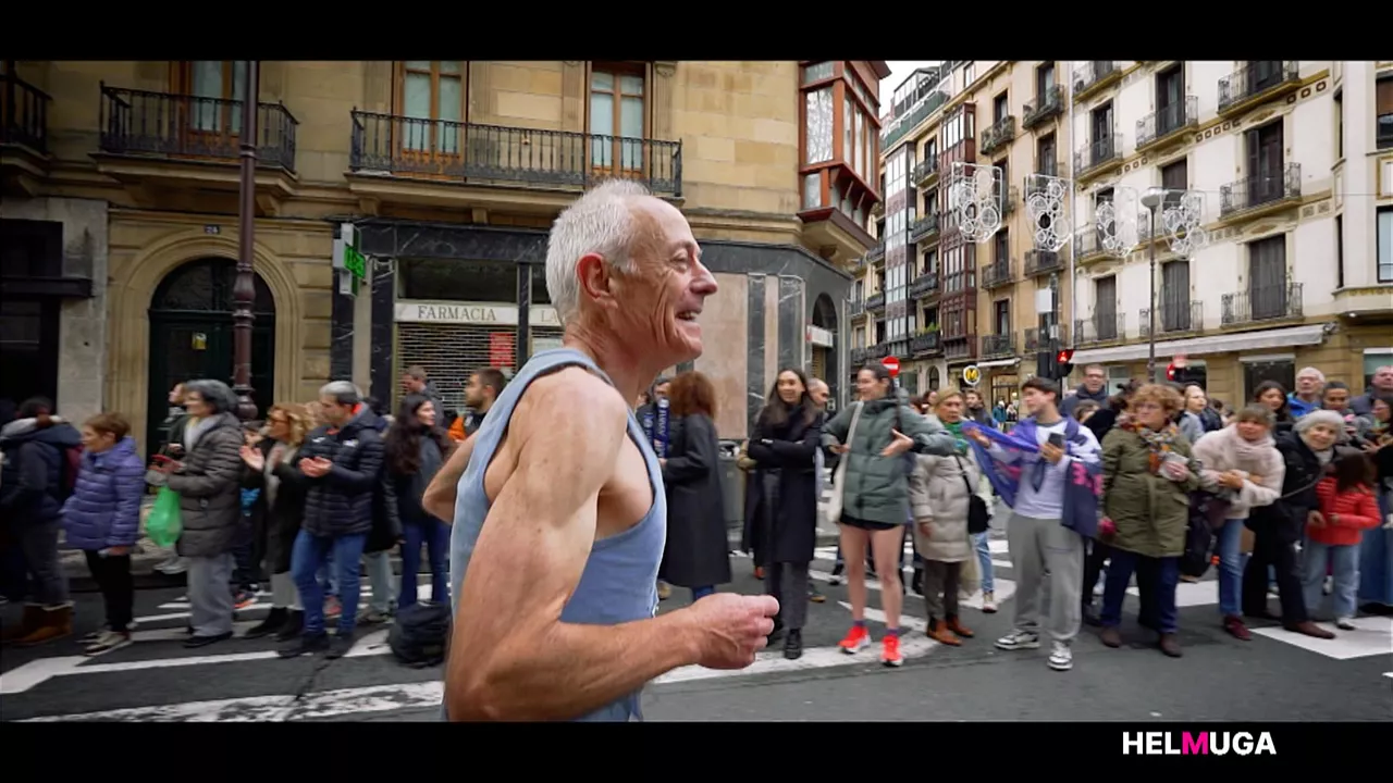 Antonio Berasategi maratoi korrikalaria elkarrizketatuko dute Helmuga saioan.