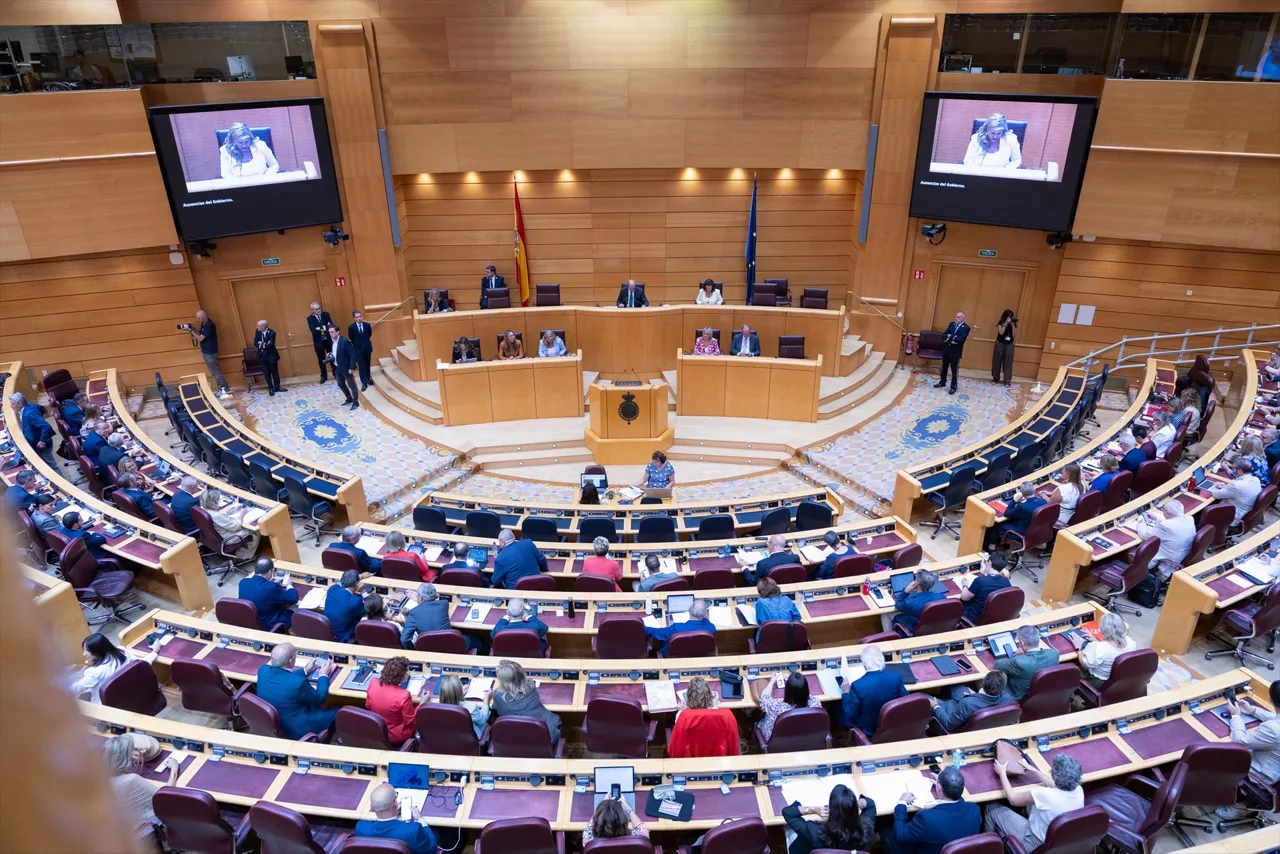 (Foto de ARCHIVO)

Hemiciclo durante una sesión plenaria, en el Senado, a 15 de septiembre de 2026, en Madrid (España). El pleno del Senado debate mociones del Partido Popular sobre la seguridad y el futuro socioeconómico de Ceuta y Melilla, así como la situación de la gestión sanitaria en España. Además, la jornada incluye una sesión de control al Gobierno con 17 preguntas a los ministros.



Jesús Hellín / Europa Press

15/9/2026