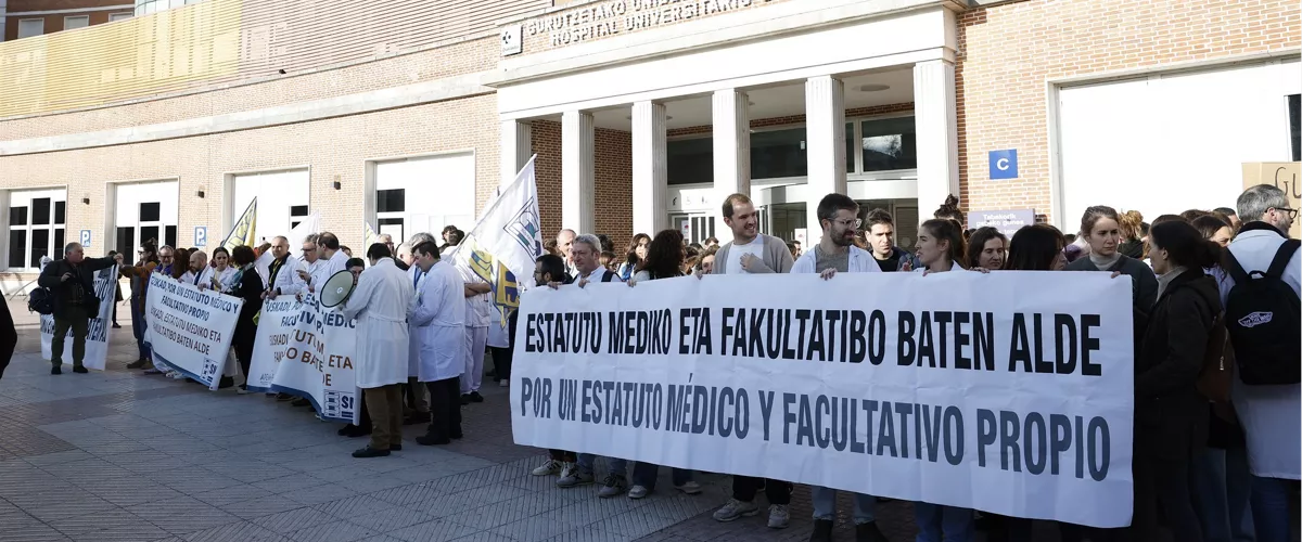 Huelga de médicos en el Hospital de Cruces