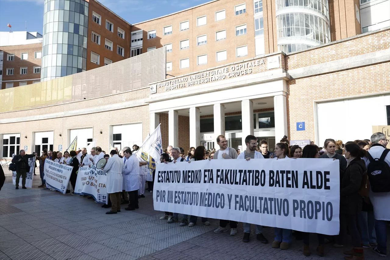 Huelga de médicos en el Hospital de Cruces