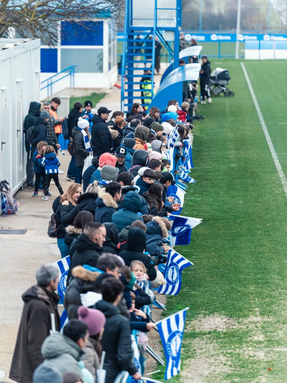 multitudinario entrenamiento Alaves Ibaia Navidad