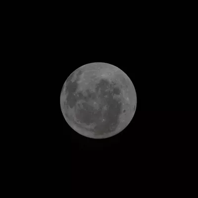 AME607. LOS ÁNGELES (ESTADOS UNIDOS), 05/04/2026.- Imagen tomada de la pagina oficial de la NASA que muestra una fotografía de la de la cara oculta de la Luna captada por la tripulación de la misión Artemis II. En la imagen, tomada este sábado, se observa a la Luna al revés, con su Polo Sur apuntando hacia arriba y una vista completa de la cuenca Oriental de la Luna, la cual nunca antes había sido vista en su totalidad por ojos humanos, según describió la agencia espacial. EFE/ NASA /SOLO USO EDITORIAL/ NO VENTAS/ SOLO DISPONIBLE PARA ILUSTRAR LA NOTICIA QUE ACOMPAÑA (CRÉDITO OBLIGATORIO)
