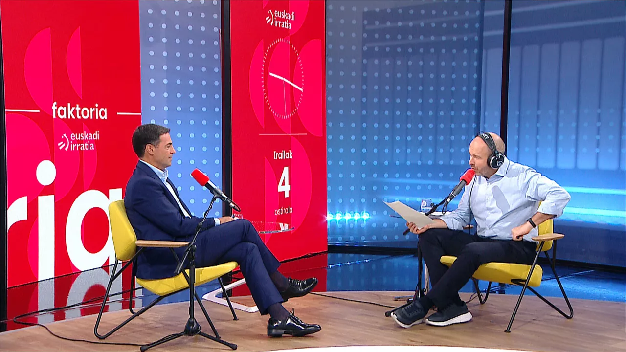 Imanol Pradales lehendakaria elkarrizketatu dute Euskadi Irratiko 'Faktoria' saioan
