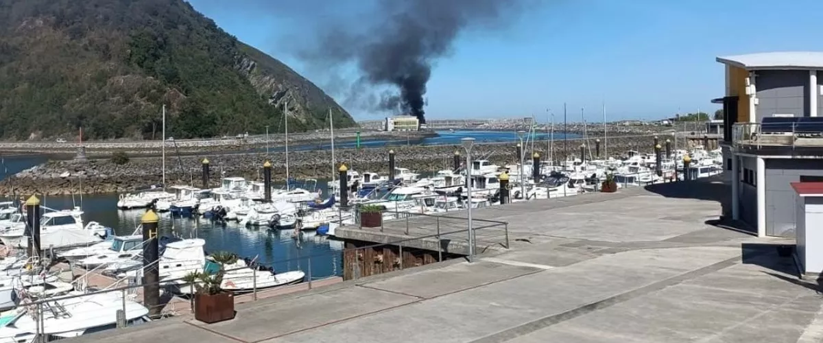 Incendio de un barco pesquero en Orio.



REMITIDA / HANDOUT por AYUNTAMIENTO

Fotografía remitida a medios de comunicación exclusivamente para ilustrar la noticia a la que hace referencia la imagen, y citando la procedencia de la imagen en la firma

25/9/2026
