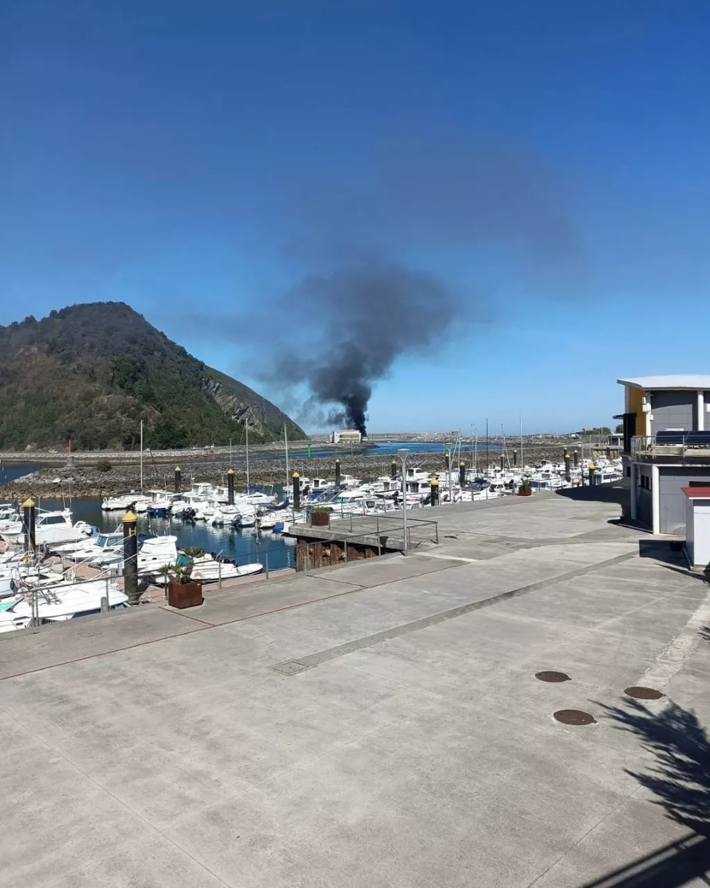 Incendio de un barco pesquero en Orio.



REMITIDA / HANDOUT por AYUNTAMIENTO

Fotografía remitida a medios de comunicación exclusivamente para ilustrar la noticia a la que hace referencia la imagen, y citando la procedencia de la imagen en la firma

25/9/2026
