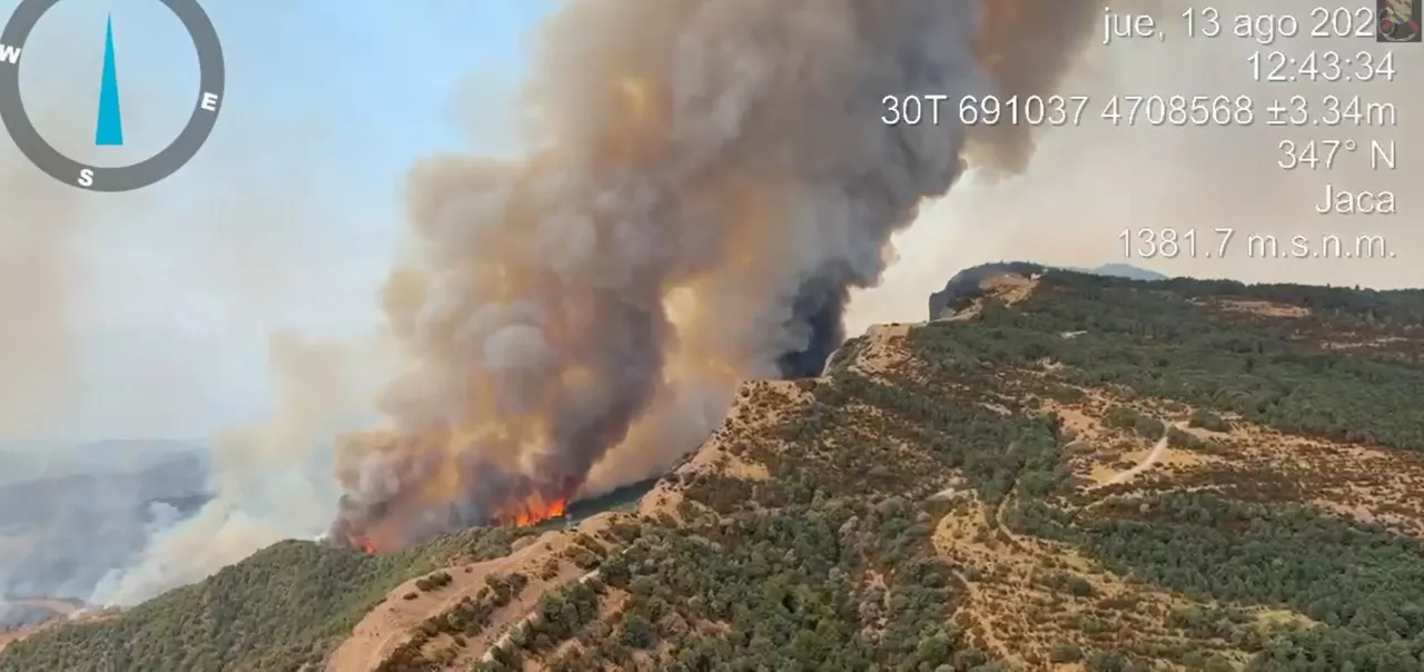 Incendio forestal en Las Peñas de Riglos (Huesca).



REMITIDA / HANDOUT por INFOAR

Fotografía remitida a medios de comunicación exclusivamente para ilustrar la noticia a la que hace referencia la imagen, y citando la procedencia de la imagen en la firma

13/8/2026
