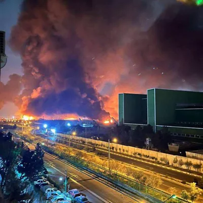 AME1325. BOGOTÁ (COLOMBIA), 06/03/2026.- Fotografía tomada a través de rastreo de redes de una columna de humo tras un ataque por parte de EE.UU e Israel al Aeropuerto Internacional Mehrabad en Teherán (Irán). El Aeropuerto sufrió un aparatoso incendio según afirmaron medios locales este sábado, tras la ronda más reciente de ataques del Ejército de Israel contra la capital de Irán. EFE/ Rastreo de Redes /SOLO USO EDITORIAL/ SOLO DISPONIBLE PARA ILUSTRAR LA NOTICIA QUE ACOMPAÑA (CRÉDITO OBLIGATORIO)
