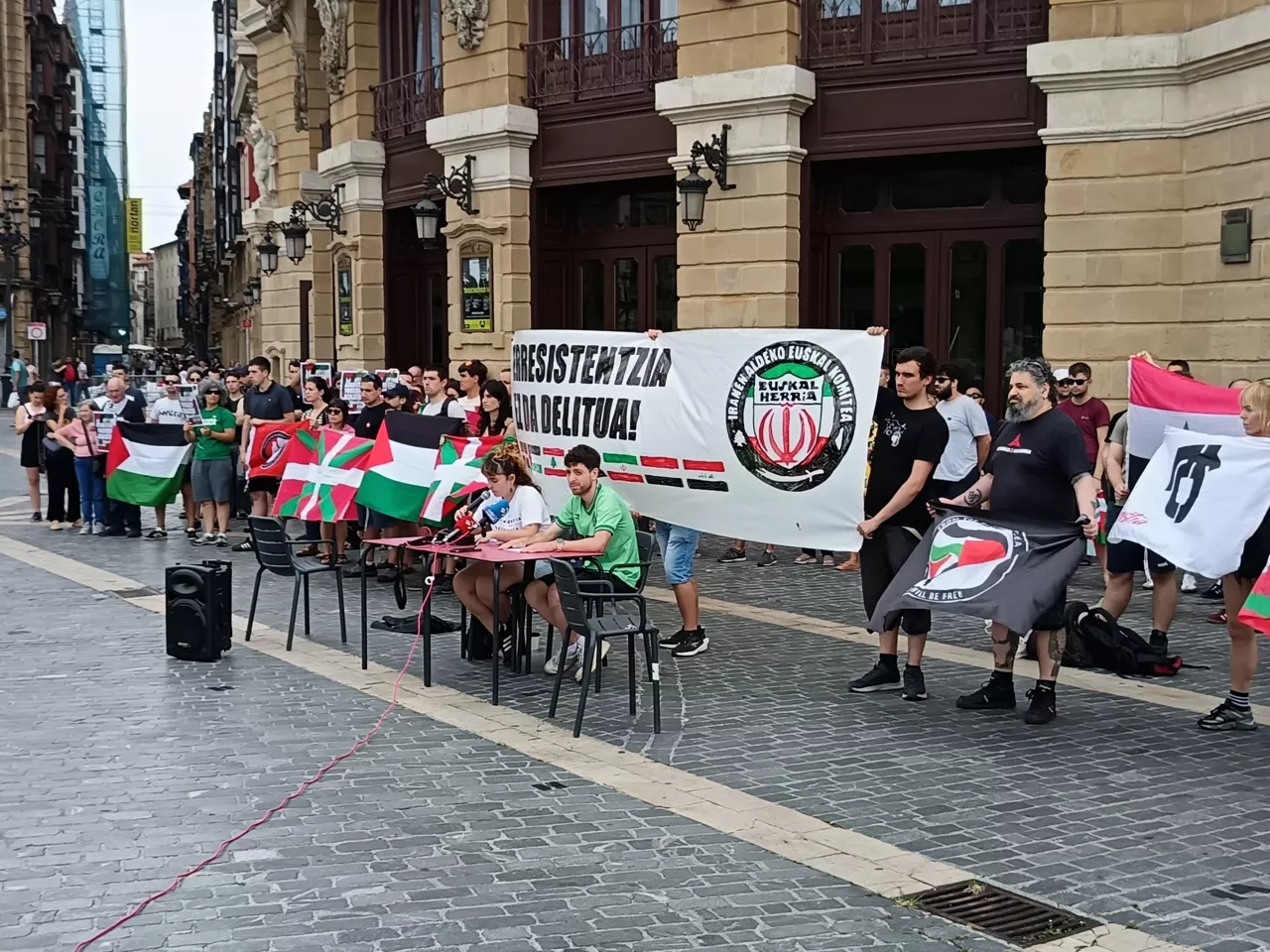 Getxon eta Bilbon atxilotutako gazteen alde