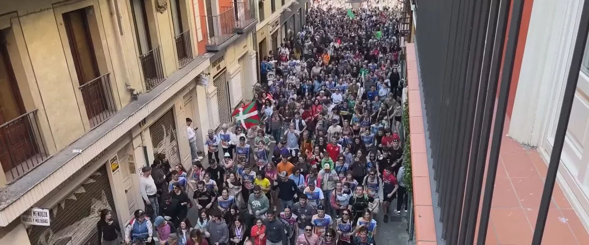 Korrika llena Pamplona de color y reivindicación por el euskera