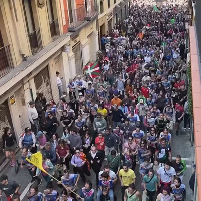 Korrika llena Pamplona de color y reivindicación por el euskera