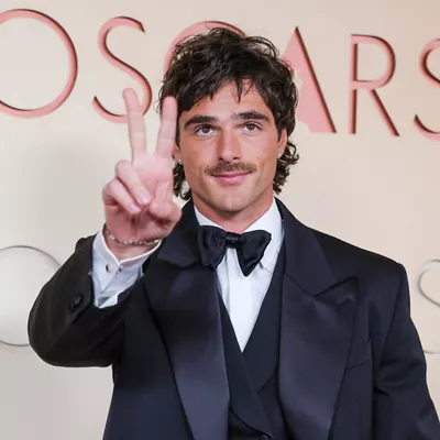 LOS ANGELES (United States), 15/03/2026.- Australian actor Jacob Elordi arrives on the red carpet ahead of the 98th annual Academy Awards ceremony at the Dolby Theatre in the Hollywood neighborhood of Los Angeles, California, USA, 15 March 2026. The Oscars are presented for outstanding individual or collective efforts in filmmaking in 24 categories. EFE/EPA/RYAN SUN
