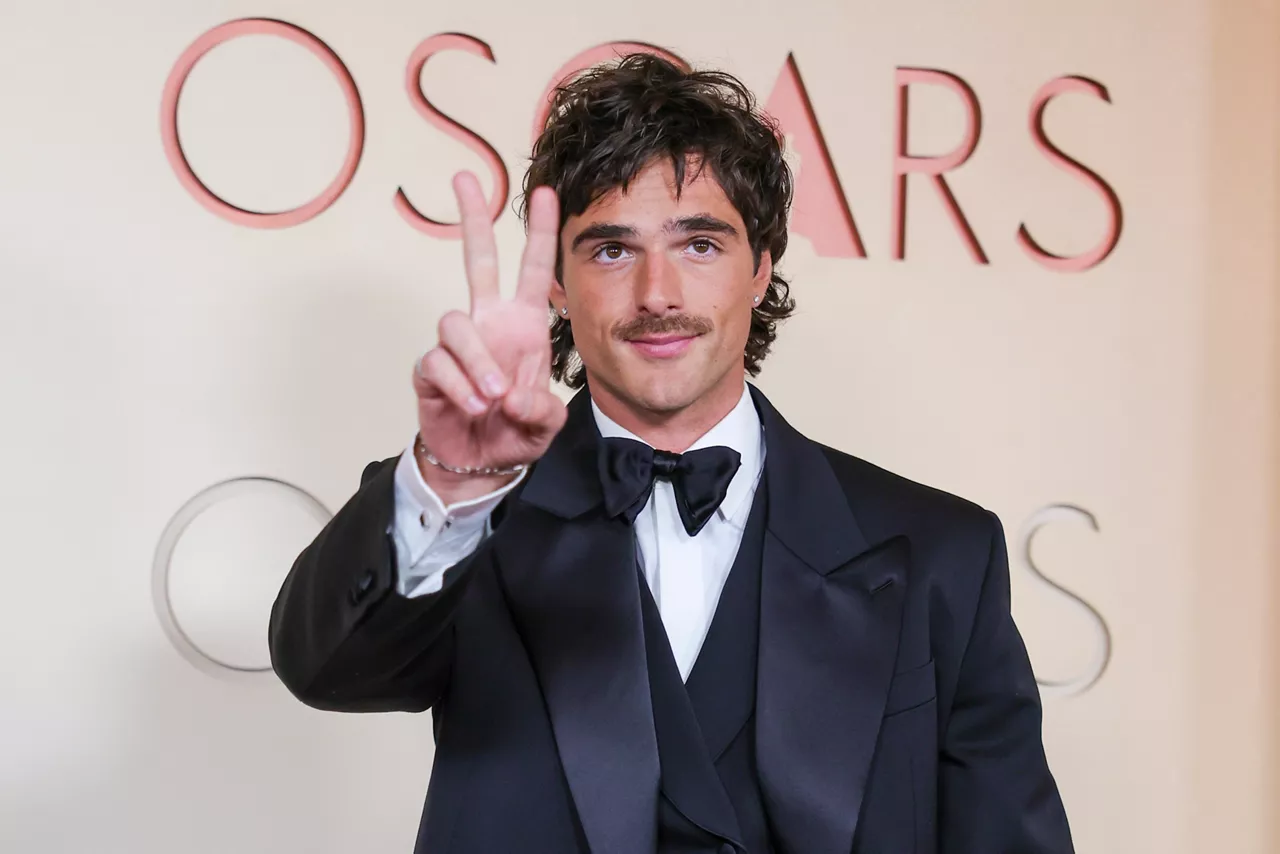 LOS ANGELES (United States), 15/03/2026.- Australian actor Jacob Elordi arrives on the red carpet ahead of the 98th annual Academy Awards ceremony at the Dolby Theatre in the Hollywood neighborhood of Los Angeles, California, USA, 15 March 2026. The Oscars are presented for outstanding individual or collective efforts in filmmaking in 24 categories. EFE/EPA/RYAN SUN

