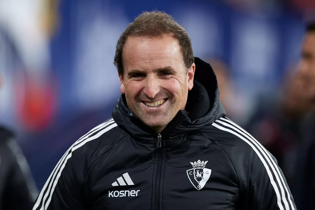 (Foto de ARCHIVO)

Jagoba Arrasate head coach of CA Osasuna looks on prior the LaLiga EA Sports match between CA Osasuna and Rayo Vallecano at El Sadar on December 15, 2023, in Pamplona, Spain.



Ricardo Larreina / AFP7 / Europa Press

15/12/2023 ONLY FOR USE IN SPAIN