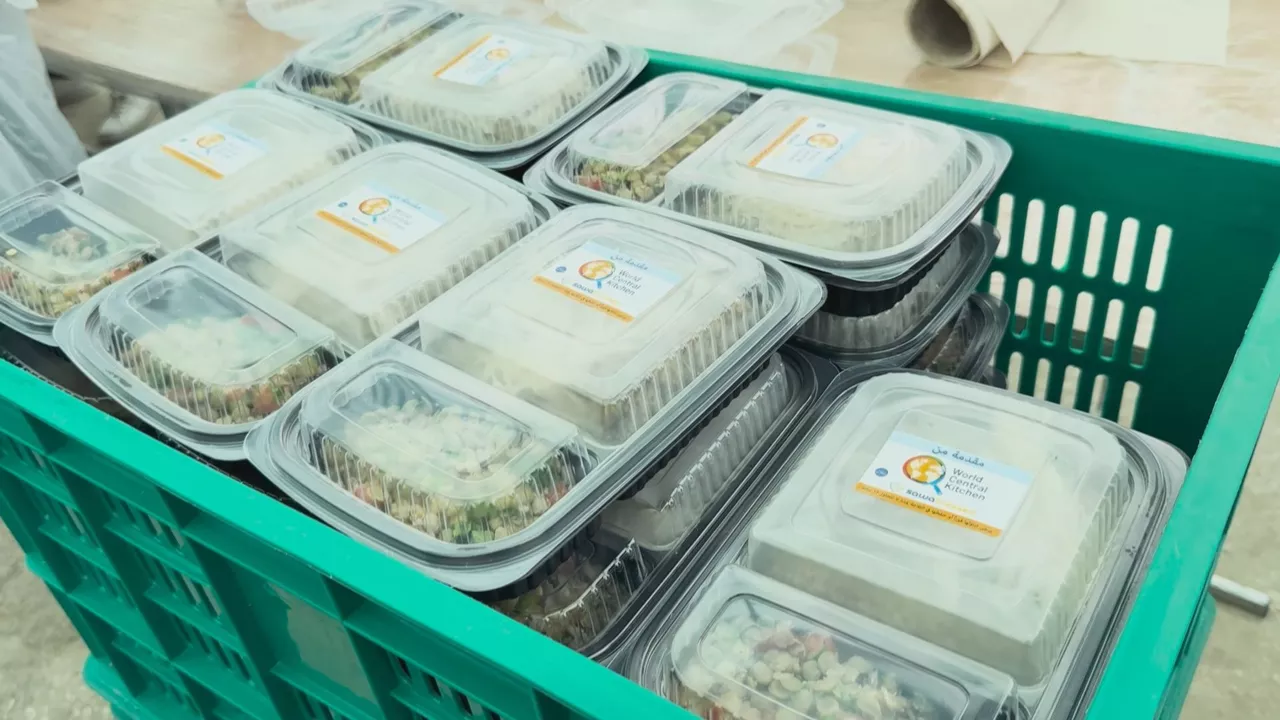 Beiruteko nekazarien azoka sukalde solidario handi bat bilakatu da