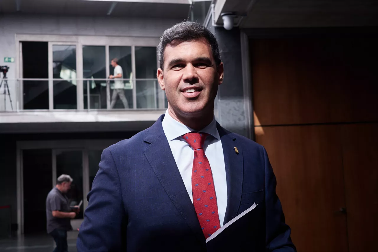 El presidente del PP de Navarra, Javier García, durante el debate sobre el Estado de la Comunidad, en el Parlamento de Navarra, a 24 de septiembre de 2026, en Pamplona, Navarra (España). El pleno del Parlamento de Navarra celebra este jueves y el viernes, 24 y 25 de septiembre, el último Debate sobre el Estado de la Comunidad foral correspondiente a la XI Legislatura.



Eduardo Sanz / Europa Press

24/9/2026