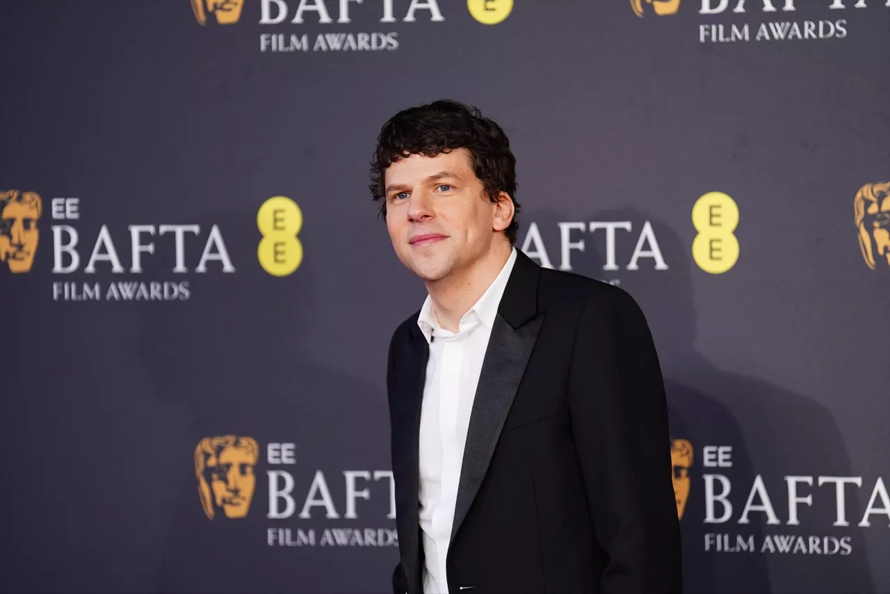 (Foto de ARCHIVO)

16 February 2025, United Kingdom, London: American actor Jesse Eisenberg poses for photos on the red carpet of the 78th British Academy Film Awards at the Royal Festival Hall. Photo: James Manning/PA Wire/dpa



16/2/2025 ONLY FOR USE IN SPAIN