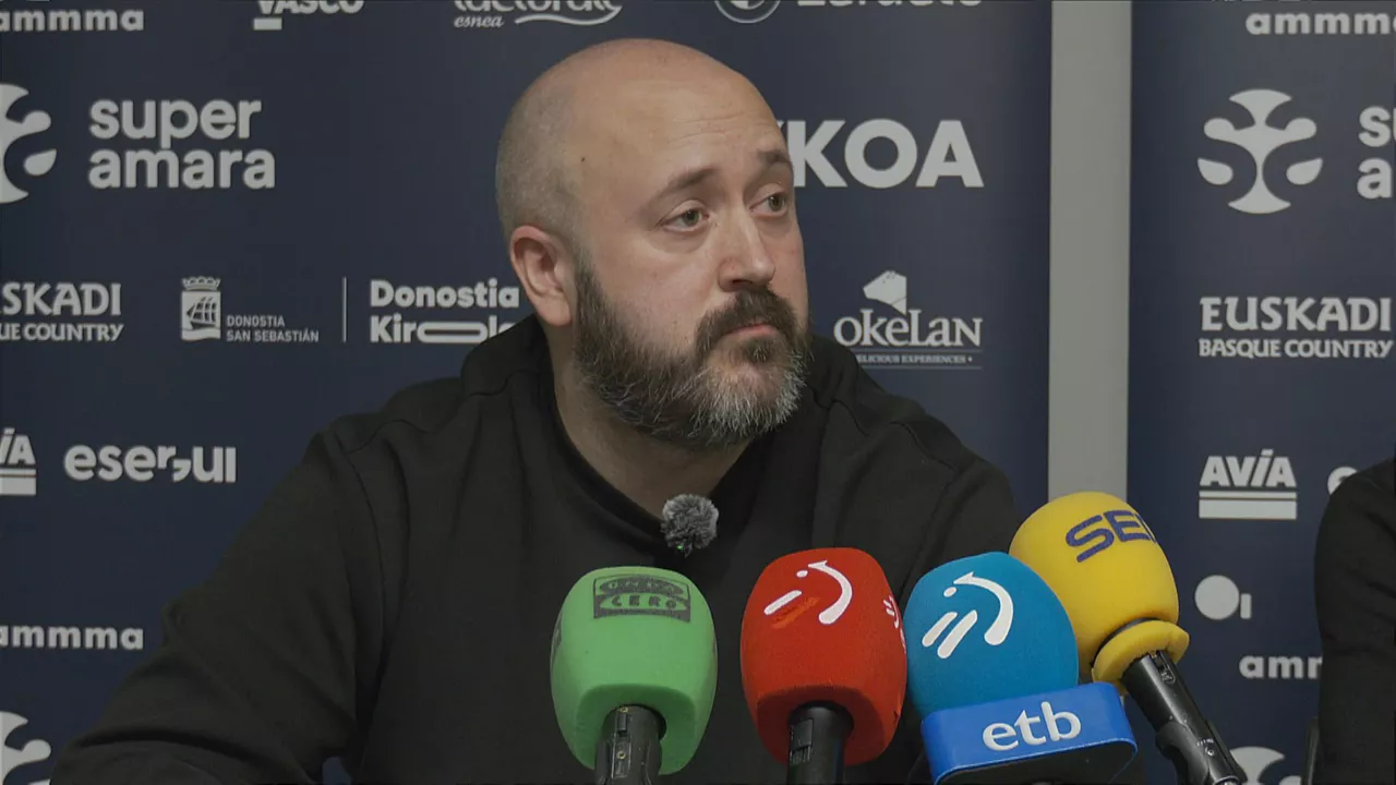 Jon Begiristain, Bera Berako entrenatzailea, aurkezpenean.