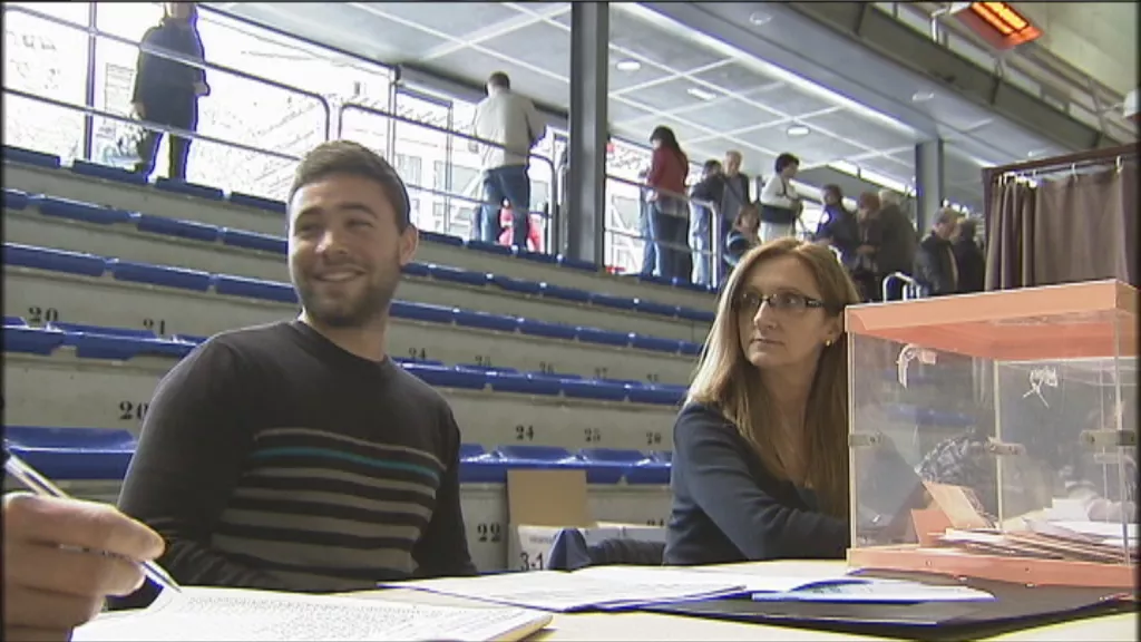 MAM-eko argazkia: jovenes-mesa-electoral_