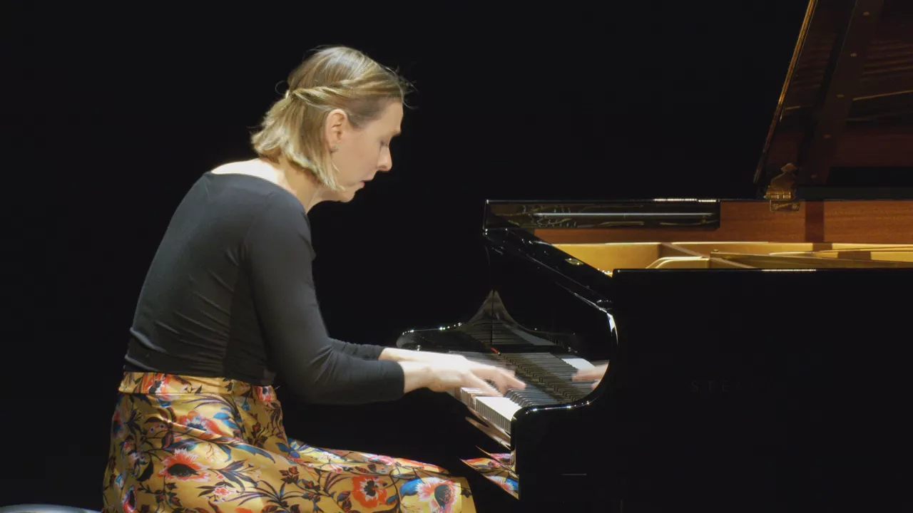 Judith Jauregui donostiar pianista Victoria Eugenia antzokian