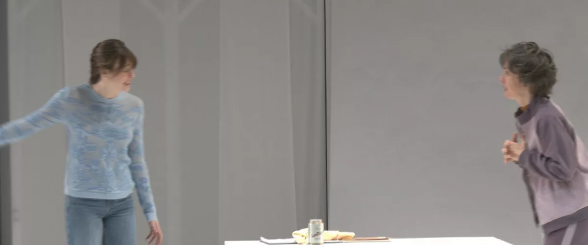 Nerea Mazo eta Miren Gaztañaga aktoreak, "Kandida" antzezlanean