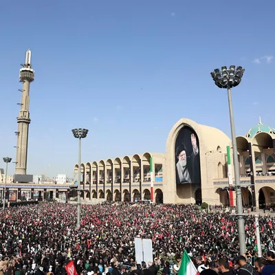 TEHRAN (Iran (Islamic Republic Of)), 04/07/2026.- Iranians mourn as they pay tribute to late Iranian supreme leader Ayatollah Ali Khamenei during a farewell ceremony ahead of his funeral at the grand Mosallah mosque in Tehran, Iran, 04 July 2026. Iran is set to hold a multi-day state funeral from 04 to 09 July 2026 for the Iranian supreme leader assassinated on 28 February. (Teherán) EFE/EPA/ABEDIN TAHERKENAREH RESTRICTIONS: NO Access Israel Media/Persian Language TV Stations Outside Iran/Strictly No Access BBC Persian/VOA Persian/Manoto TV/Iran International TV. (As mandated by Iran's Directorate General for Foreign Media) --
