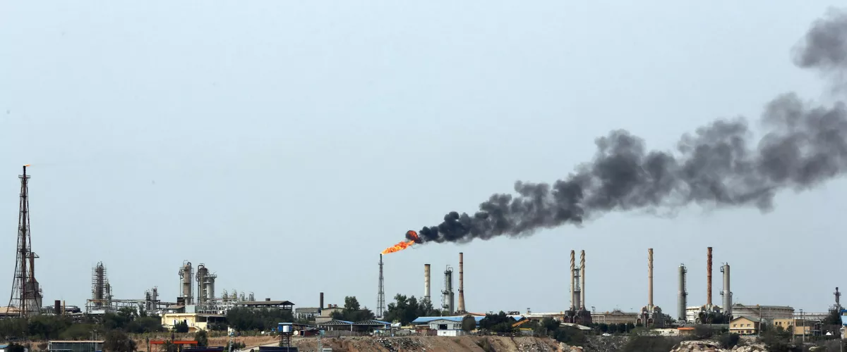 KARG, 14/03/2026.- Imagen de archivo de la isla de Karg. El Ejército iraní aseguró este sábado que destruirá "toda la infraestructura petrolera, económica y energética relacionada con Estados Unidos" en Oriente Medio si se produce una agresión contra sus propias instalaciones energéticas, después del ataque estadounidense contra la isla iraní de Kharg, corazón de la industria petrolera de la República Islámica. EFE/ Abedin Taherkenareh
