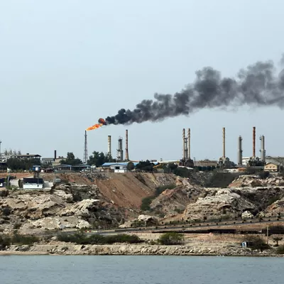 KARG, 14/03/2026.- Imagen de archivo de la isla de Karg. El Ejército iraní aseguró este sábado que destruirá "toda la infraestructura petrolera, económica y energética relacionada con Estados Unidos" en Oriente Medio si se produce una agresión contra sus propias instalaciones energéticas, después del ataque estadounidense contra la isla iraní de Kharg, corazón de la industria petrolera de la República Islámica. EFE/ Abedin Taherkenareh
