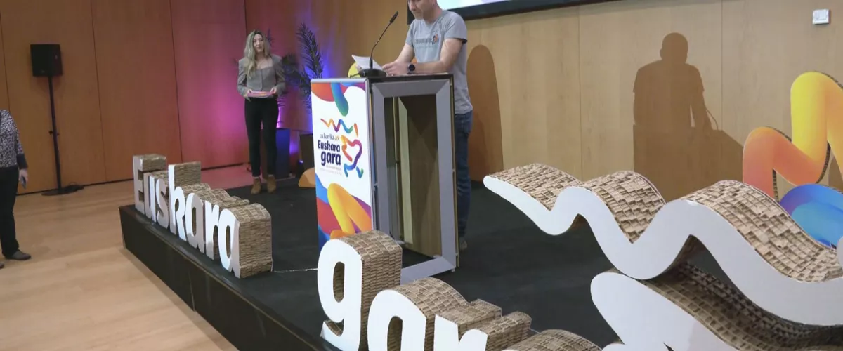 24. Korrikak euskararen ezagutza unibertsala aldarrikatu du Iruñean