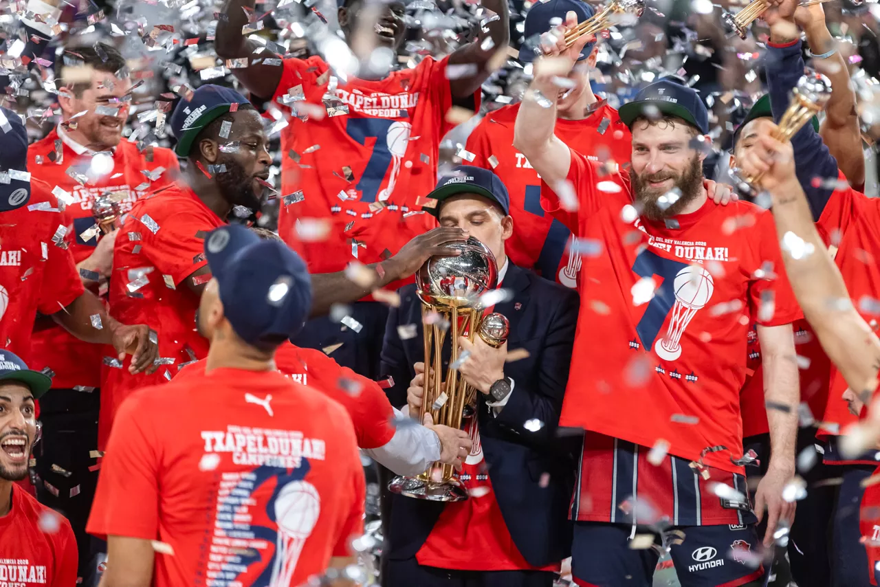 (Foto de ARCHIVO)

El Kosner Baskonia celebra el título de Copa del Rey ganado en el Roig Arena de Valencia contra el Real Madrid



REMITIDA / HANDOUT por ACB PHOTO / EMILIO COBOS

Fotografía remitida a medios de comunicación exclusivamente para ilustrar la noticia a la que hace referencia la imagen, y citando la procedencia de la imagen en la firma

22/2/2026