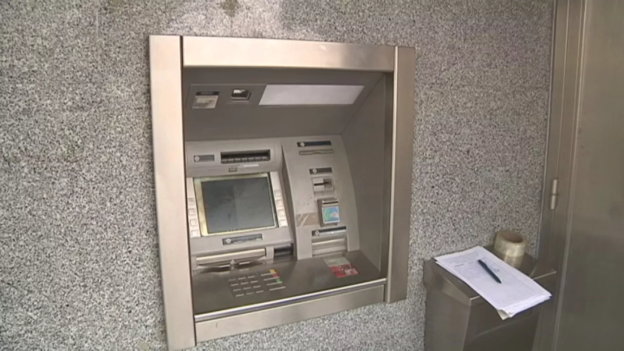 cajero automatico kutxazain automatikoa