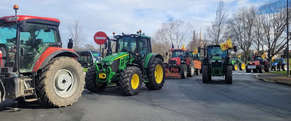 laborariak-protestas-beskoitze-traktoreak
