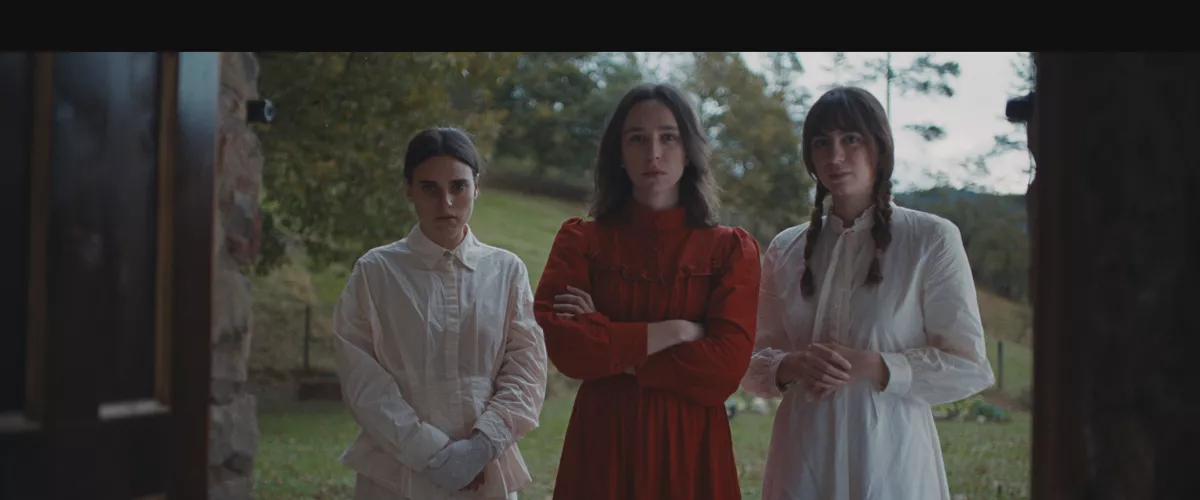 Jone Laspiur, Edurne Azkarate eta Ainara Elejalde "Las hijas" flimean. 