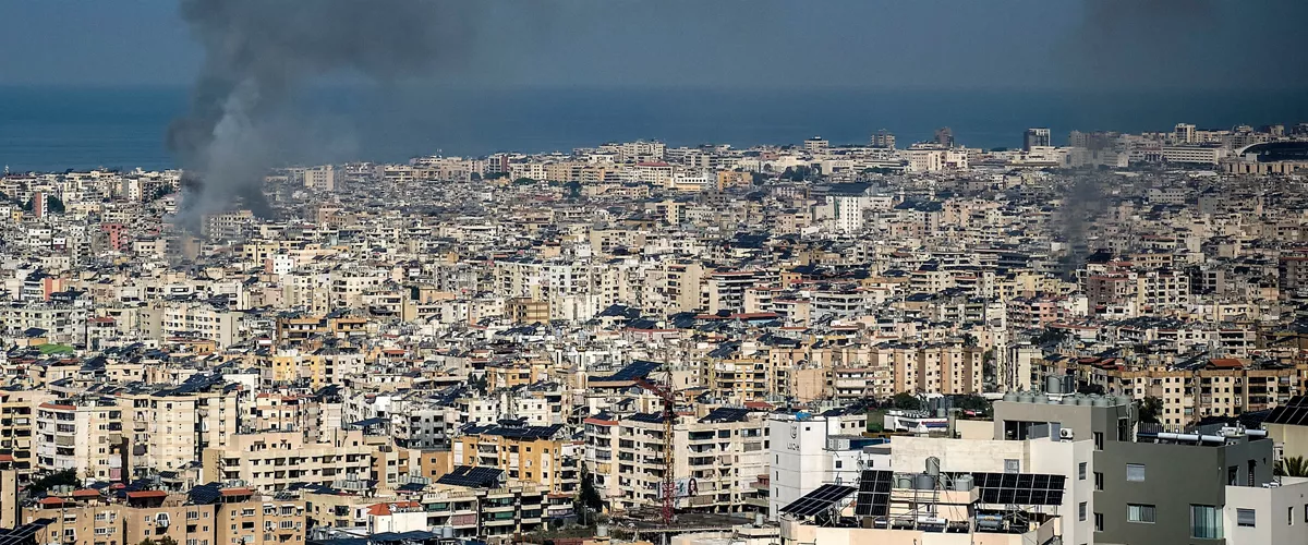BEIRUT, 03/03/2026.- El Ejército de Israel llevó a cabo ataques aéreos contra los suburbios del sur de Beirut, afirmó este martes la Agencia Nacional de Noticias del Líbano (ANN), después de atacar la víspera más de 70 objetivos militares en el sur del Líbano para combatir al grupo chií Hizbulá, aliado de Irán. EFE/ Edgar Gutiérrez
