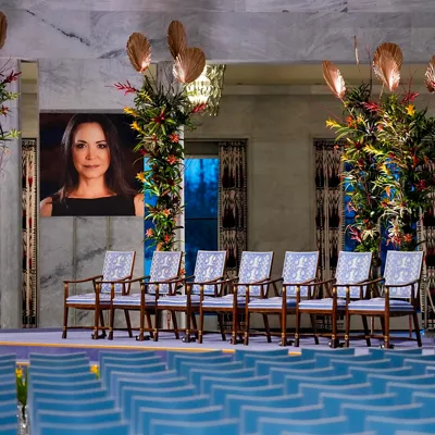 Oslo (Norway), 10/12/2025.- A picture of Nobel Peace Prize laureate Maria Corina Machado is displayed at Oslo City Hall before the Nobel Peace Prize award ceremony in Oslo, Norway, 10 December 2025. Venezuelan opposition leader Maria Corina Machado was awarded the Nobel Peace Prize 2025 for her tireless work to secure democratic rights for the people of Venezuela, and for her fight for a just and peaceful transition from dictatorship to popular rule. Due to the circumstances in her home country of Venezuela, the Nobel Peace Prize laureate was unable to attend the award ceremony in Norway. (Noruega) EFE/EPA/OLE BERG-RUSTEN / POOL NORWAY OUT
