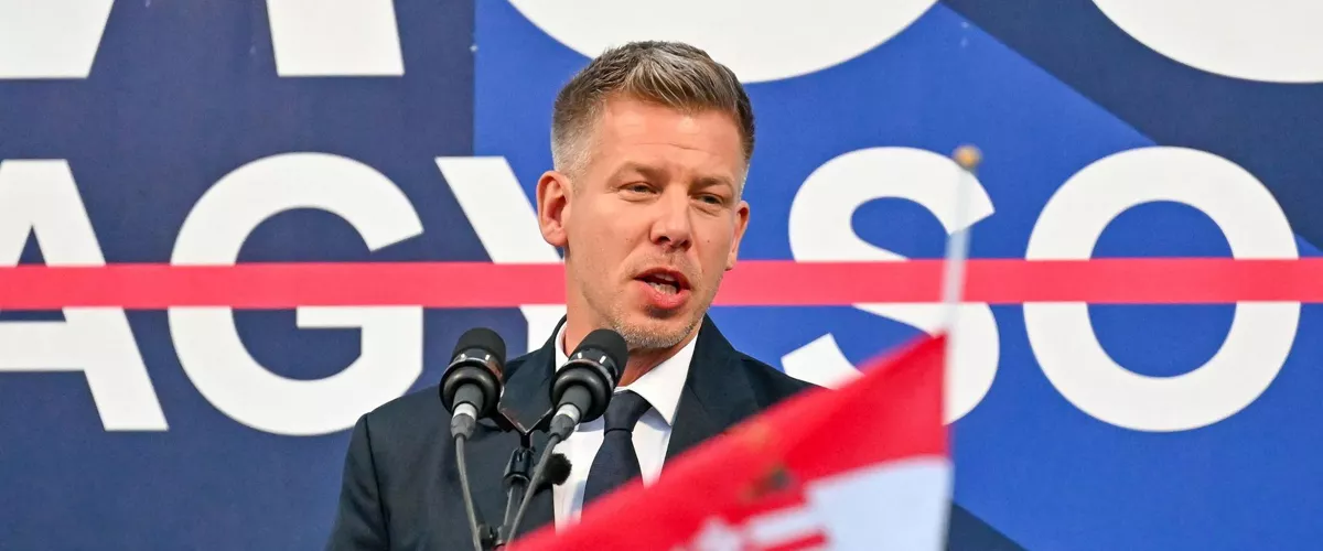 DEBRECEN (Hungary), 11/04/2026.- President of the opposition Tisza Party Peter Magyar addresses his supporters during the party’s campaign closing event in Debrecen, Hungary, 11 April 2026. (Elecciones, Hungría) EFE/EPA/TIBOR ILLYES HUNGARY OUT
