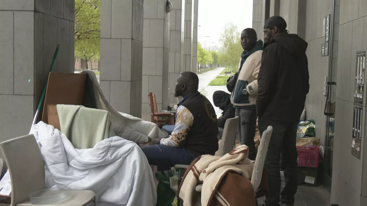 Gasteizko parrokiek aldi baterako estalpea eman diete asiloaren zain dauden Maliko migratzailei