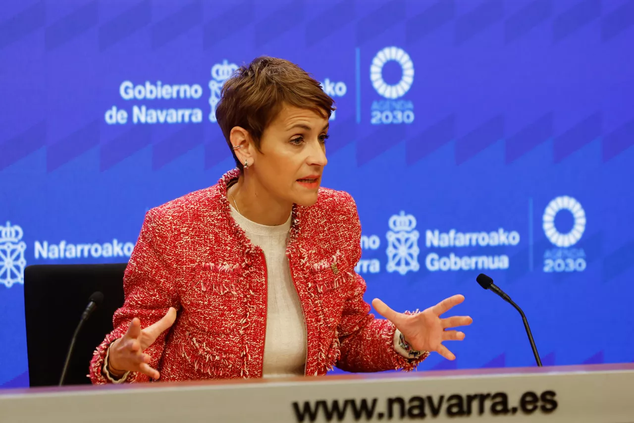 GRAFCAV8361. PAMPLONA, 08/01/2026.- La presidenta de Navarra, María Chivite Navascués, comparece para dar a conocer los últimos cambios en el Gobierno Foral tras la salida dos de las figuras con mayor visibilidad política e institucional: el vicepresidente primero del Gobierno y la portavoz, Felix Taberna y Amparo López. EFE/ Jesús Diges
