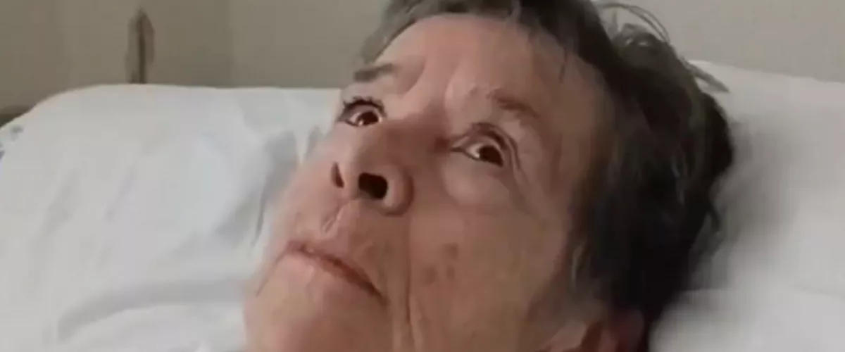 MADRID, 28/09/2026.- Maricarmen Abascal, la anciana de 87 años que fue desahuciada la semana pasada de su casa de Madrid, ha enviado desde el hospital en el que permanece ingresada un mensaje de apoyo a los participantes en la acampada de la Puerta del Sol en protesta por la crisis de la vivienda: "¡Luchad! ¡Defended lo que es vuestro!". EFE/X de Sindicato de Inquilinas e Inquilinos de Madrid SOLO USO EDITORIAL/ SOLO DISPONIBLE PARA ILUSTRAR LA NOTICIA QUE ACOMPAÑA (CRÉDITO OBLIGATORIO)

