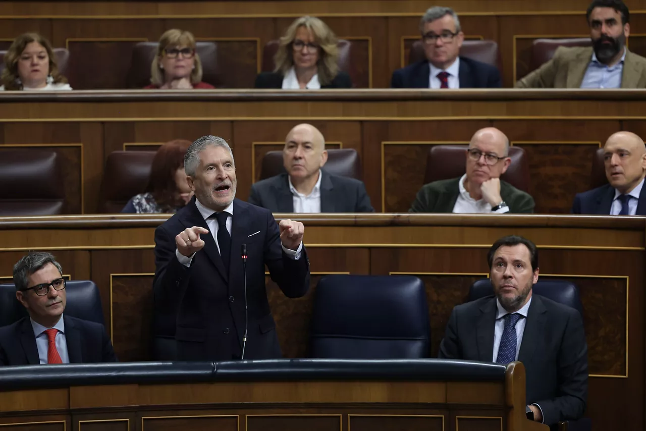 MADRID, 18/02/2026.- El ministro del Interior, Fernando Grande-Marlaska, interviene en la sesión de Control celebrada este miércoles en el Congreso. EFE/Kiko Huesca
